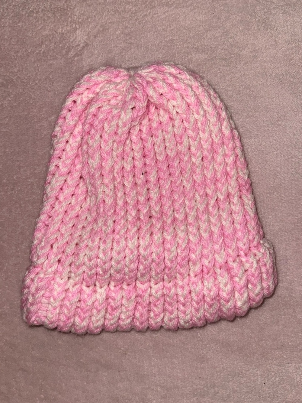🎀 pink & cream knit beanie 🎀🧶